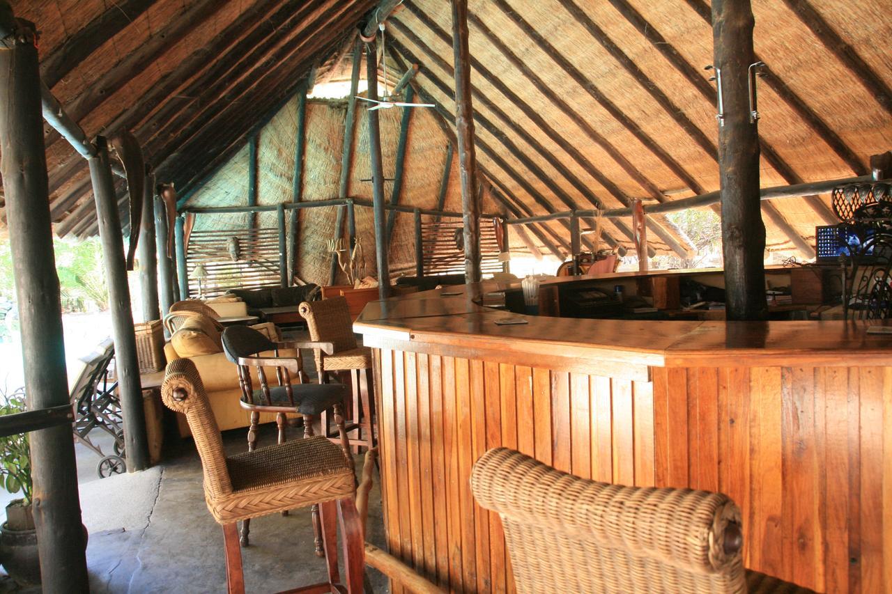 Gweta Lodge エクステリア 写真